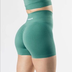 COPY - Alphalete Amplify Short Ivy